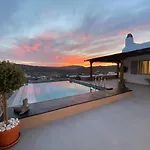 Infinity View Mykonos * 칼로 리바디